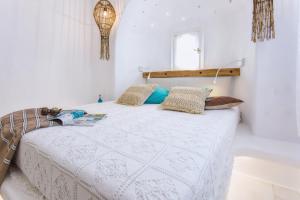 Krevet ili kreveti u jedinici u objektu Naxian Riviera Exclusive Seafront Suites, Junior Suite