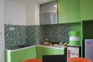 Dapur atau dapur kecil di Zest Bogor by Swiss-Belhotel International