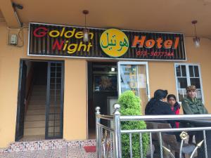 Un certificado, premio, cartel u otro documento en Golden Night Hotel Cameron Highlands