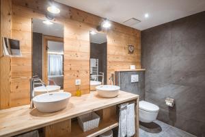 Phòng tắm tại Lifestyle Rooms & Suites by Beau-Séjour