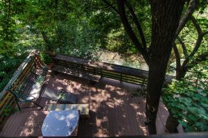 A garden outside Pension Casa Medievala