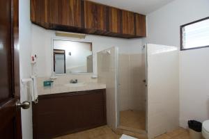 Beach Break Resort & CR Surf Camp tesisinde bir banyo