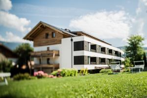 Градина пред Alpinhotel Keil