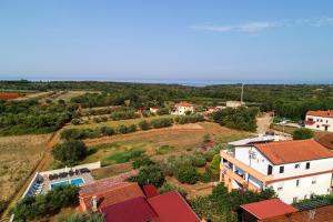 Πισίνα στο ή κοντά στο Apartments Villa Adamović