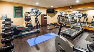 Best Western Cape Cod Hotel tesisinde fitness merkezi ve/veya fitness olanakları