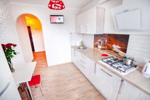 Dapur atau dapur kecil di VIP-flat in the center of Vishenka