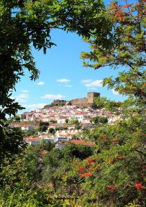 Udsigt til Castelo de Vide eller udsigt til byen taget fra hotellet