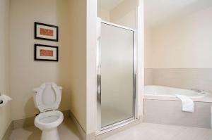 Un baño de Comfort Suites Innsbrook - Short Pump