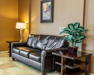 Khu vực ghế ngồi tại Comfort Inn Bloomington near University