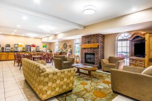 Seating area sa Quality Inn & Suites Chesterfield Village