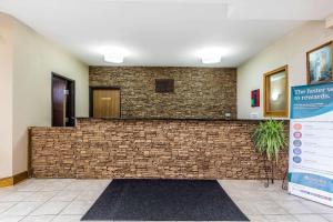 Lobby o reception area sa Quality Inn & Suites Chesterfield Village