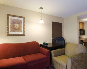 Affordable Suites of America Rogers - Bentonville पर बैठने की जगह