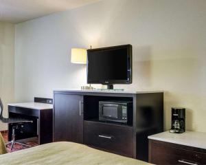 Quality Inn Fort Smith I-540 주방 또는 간이 주방