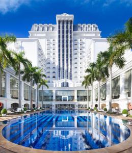 A piscina localizada em Indochine Palace ou nos arredores