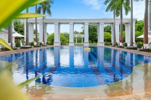 A piscina localizada em Indochine Palace ou nos arredores