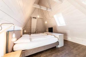 Cama ou camas em um quarto em Stay COOPER l Guesthouse zum Löwen