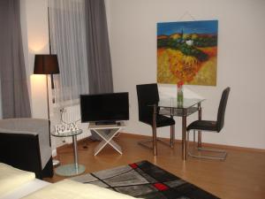 TV tai viihdekeskus majoituspaikassa City-Pension-Dortmund