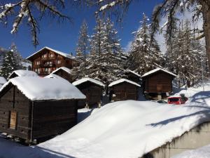 B&B Haus Granit Saas Grund om vinteren