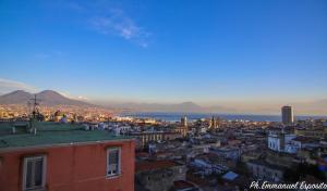 - une vue sur la ville la nuit dans l'établissement B&B Nel Regno di Napoli, à Naples