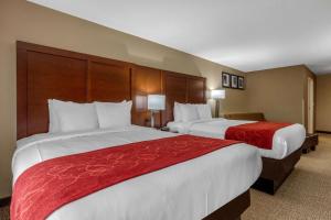 Letto o letti in una camera di Comfort Suites Pelham Hoover I-65