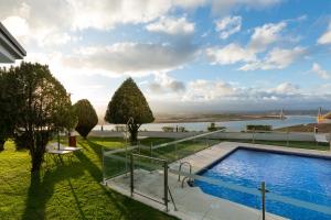 Piscina a Parador de Ayamonte o a prop