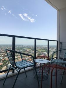 New Luxurious Skyview 2Bedroom Apartment Liverpool tesisinde bir balkon veya teras