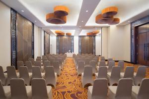 Business area at/o conference room sa Hotel Santika Mataram