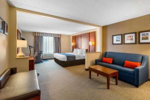 Cama ou camas em um quarto em Comfort Suites Manassas Battlefield Park