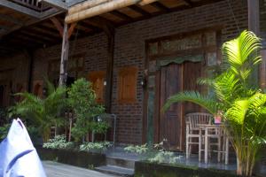 Κήπος έξω από το Tropical Canggu Hostel