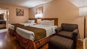 Llit o llits en una habitació de SureStay Hotel by Best Western Tehachapi