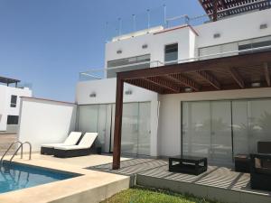 Басейн в или близо до Casa 33 Sotavento Paracas