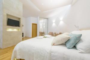 Gallery image of Deluxe Beach Apartments Renata in Split