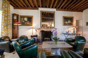 A seating area at Villa Louise