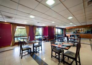 Restoran ili neka druga zalogajnica u objektu Hotel Diego de Almagro Valdivia