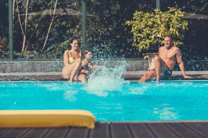 Swimmingpoolen hos eller tæt på B&B Toblerina