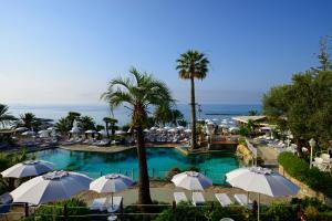 Swimming pool sa o malapit sa Royal Hotel Sanremo