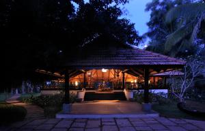 حديقة خارج Niraamaya Wellness Retreats, Surya Samudra, Kovalam