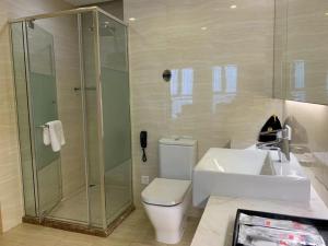 Bathroom sa Suzhou Sun Plaza Hotel