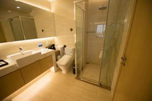 Bathroom sa Suzhou Sun Plaza Hotel