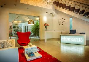 Χώρος καθιστικού στο Elements Hotel Boutique