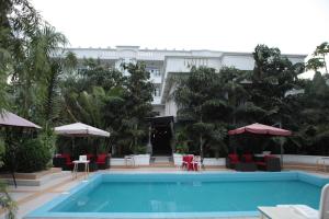 Бассейн в Hotel Kangaroo Bujumbura или поблизости