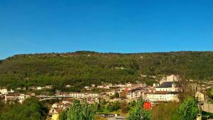 O vedere generală la munți sau o vedere la munte luată de la acest hotel