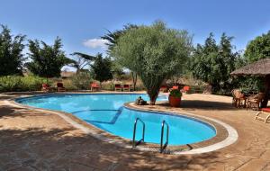 Swimming pool sa o malapit sa Kibo Safari Camp