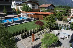 Der Swimmingpool an oder in der Nähe von Wohlfühlhotel Mei Auszeit