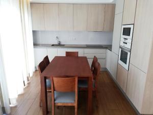 Dapur atau dapur kecil di Apartamentos Turisticos da Nazare