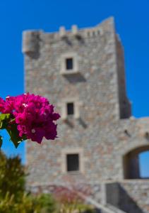 Galería fotográfica de Focalion Castle Luxury Suites en Pirgos Dhirou