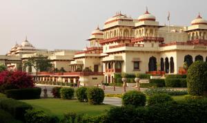 Jardí fora de Rambagh Palace