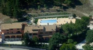 Piscina a La Fattoria-Hotel o a prop