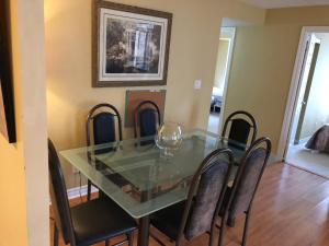 Zona d'estar a Mississauga Furnished Apartments