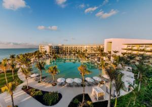 สระว่ายน้ำที่อยู่ใกล้ ๆ หรือใน Haven Riviera Cancun - All Inclusive - Adults Only